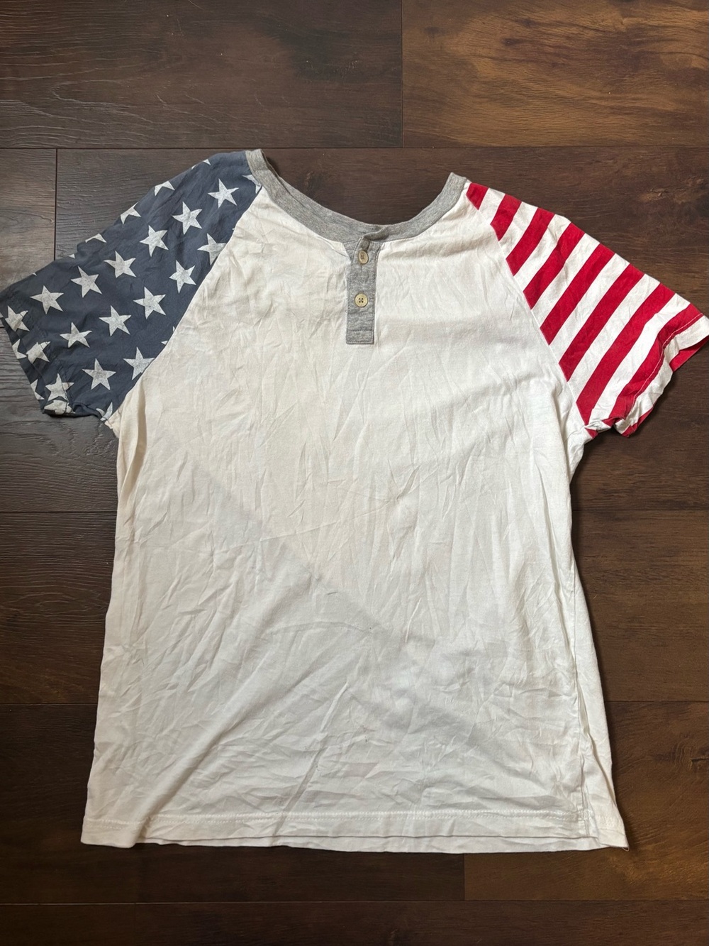 Arizona Jean Company White Henley‎ with Stars & Stripes Raglan Sleeves